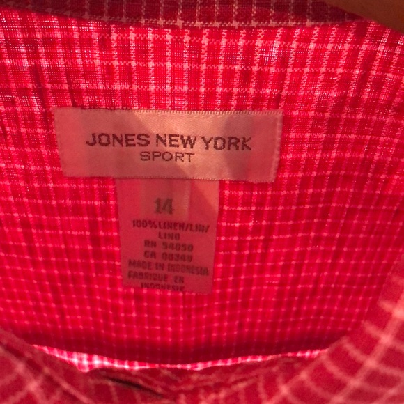 Linen Sleeveless Button Down Blouse - Picture 7 of 9